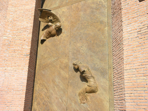 From www.santamariadegliangeliroma.it:bronze_doors, Visita_Guidata